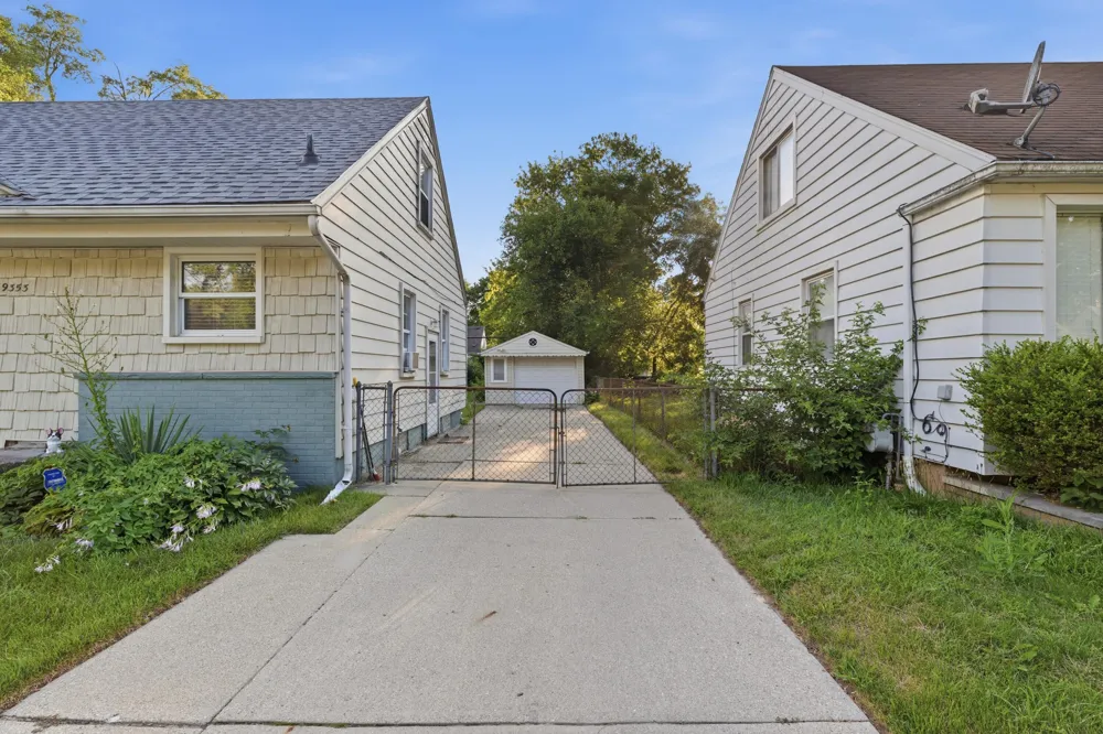 19353 Denby Street Redford, MI 48240