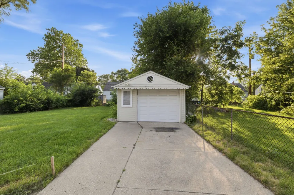 19353 Denby Street Redford, MI 48240