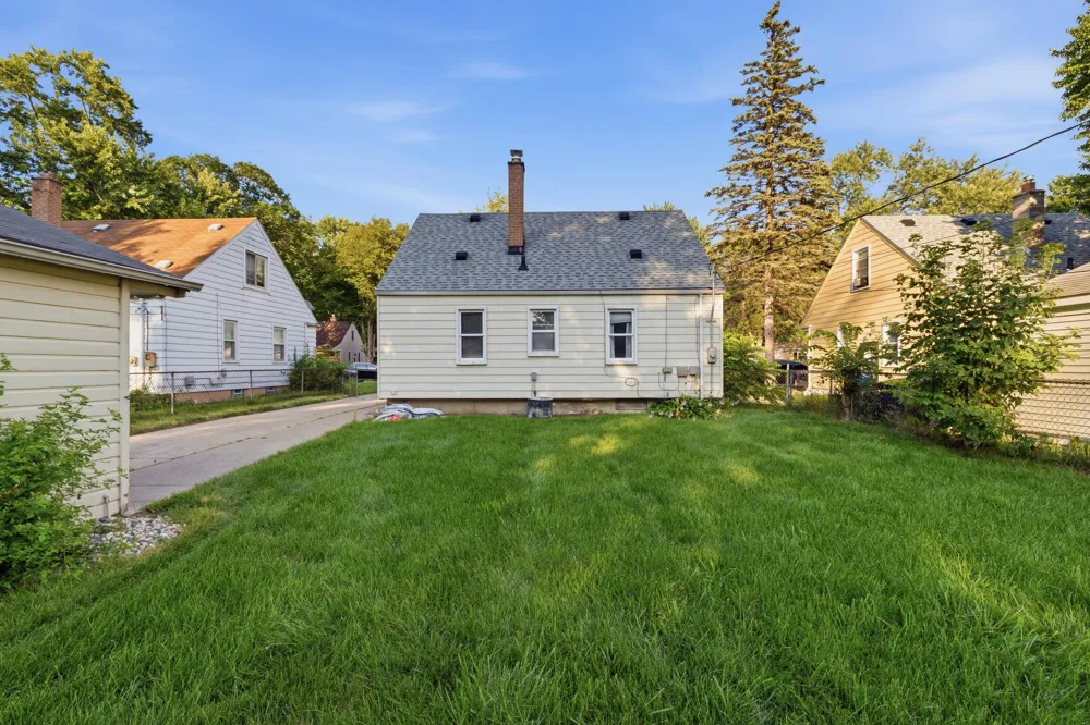 19353 Denby Street Redford, MI 48240