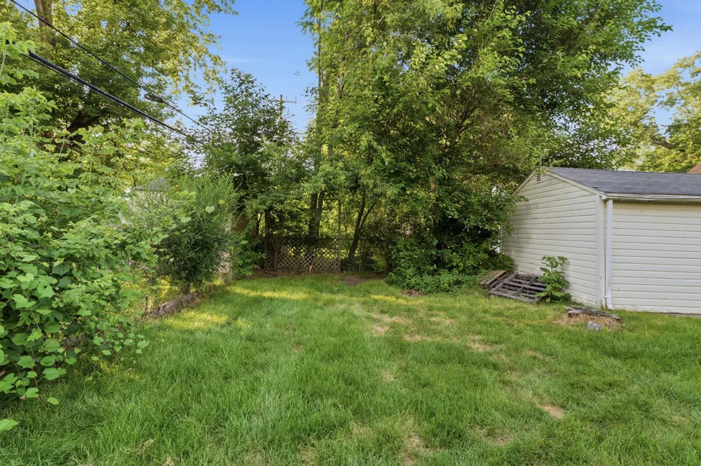 19353 Denby Street Redford, MI 48240