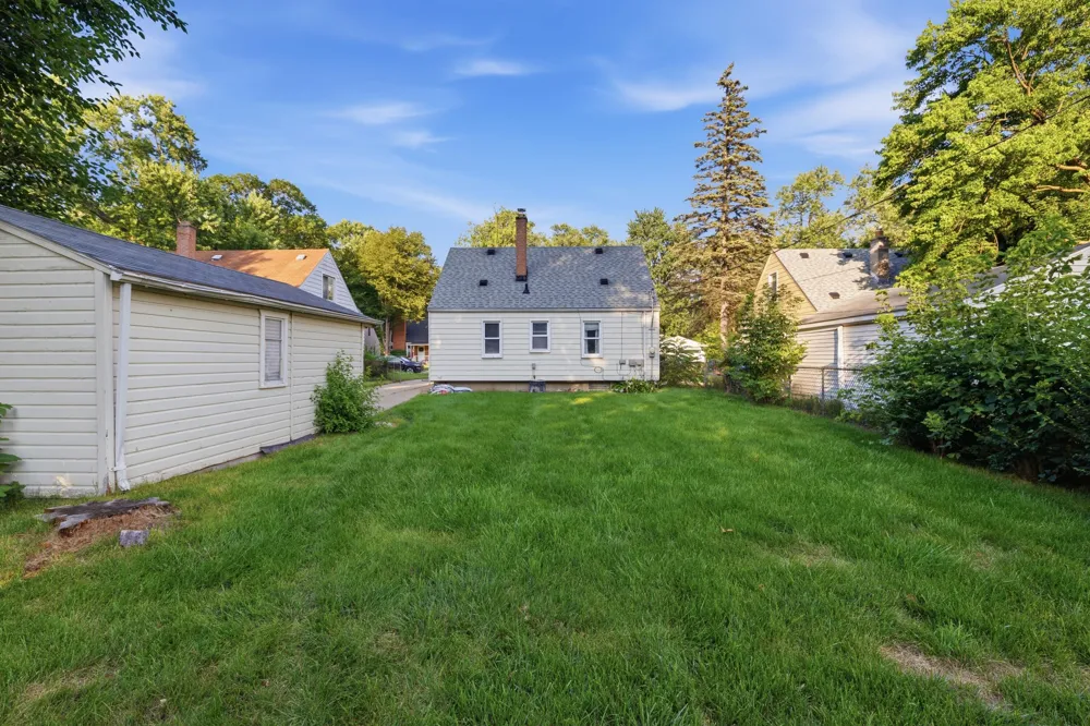 19353 Denby Street Redford, MI 48240