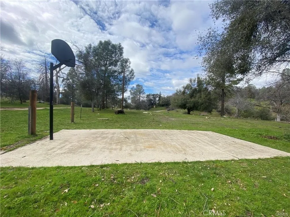 56446 Road 200 North Fork, CA 93643