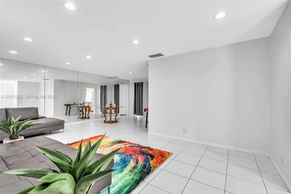 411 Wilma Cir Riviera Beach, FL 33404