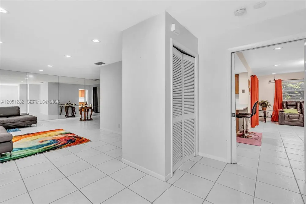 411 Wilma Cir Riviera Beach, FL 33404