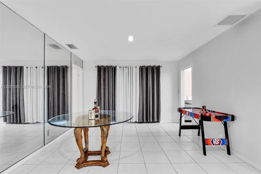 411 Wilma Cir Riviera Beach, FL 33404