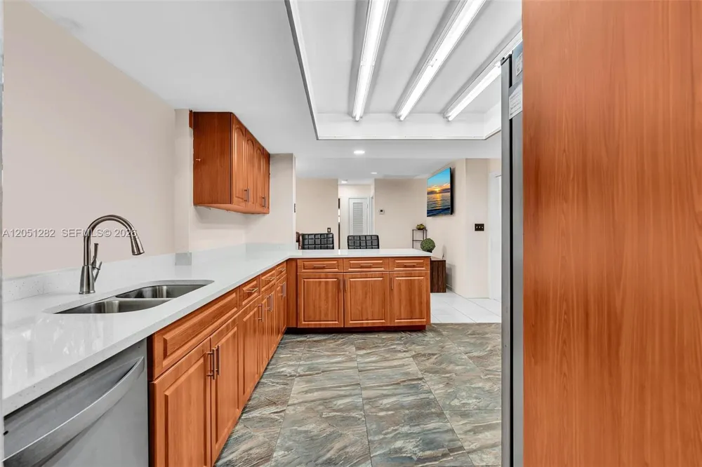 411 Wilma Cir Riviera Beach, FL 33404
