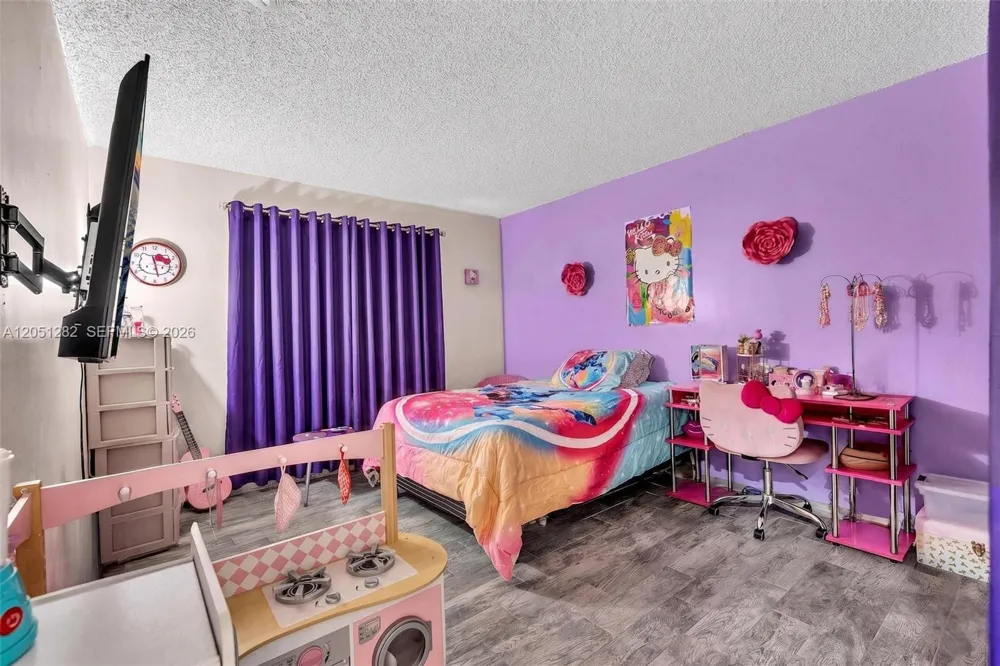 411 Wilma Cir Riviera Beach, FL 33404