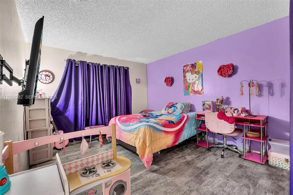 411 Wilma Cir Riviera Beach, FL 33404