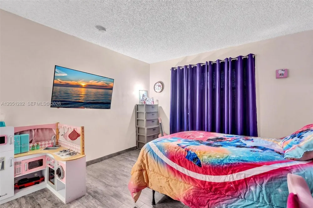411 Wilma Cir Riviera Beach, FL 33404