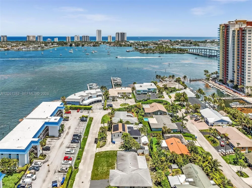 411 Wilma Cir Riviera Beach, FL 33404