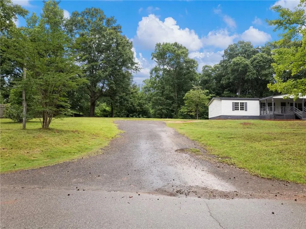 1114 Neal Road Commerce, GA 30530