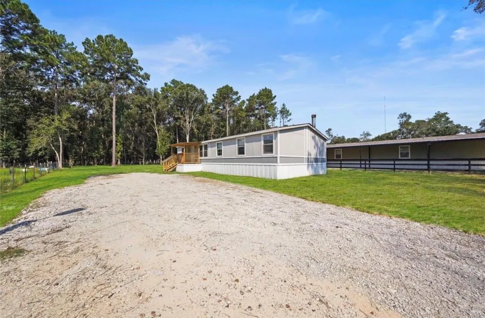 15750 W Relza Drive Splendora, TX 77372