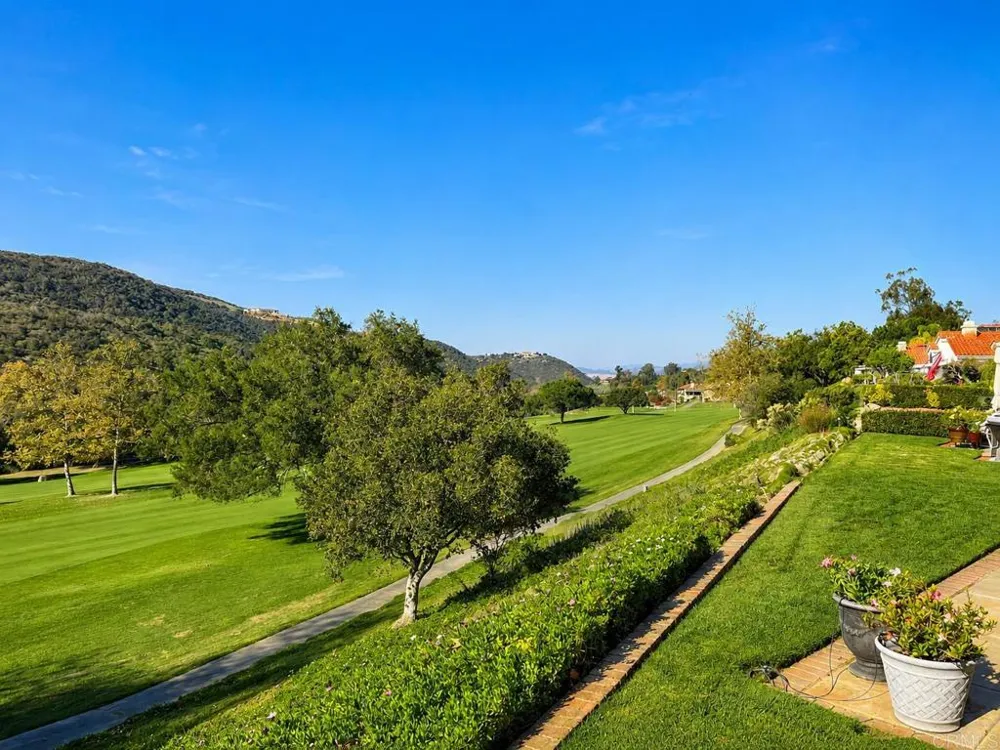 29118 Laurel Valley Dr Vista, CA 92084