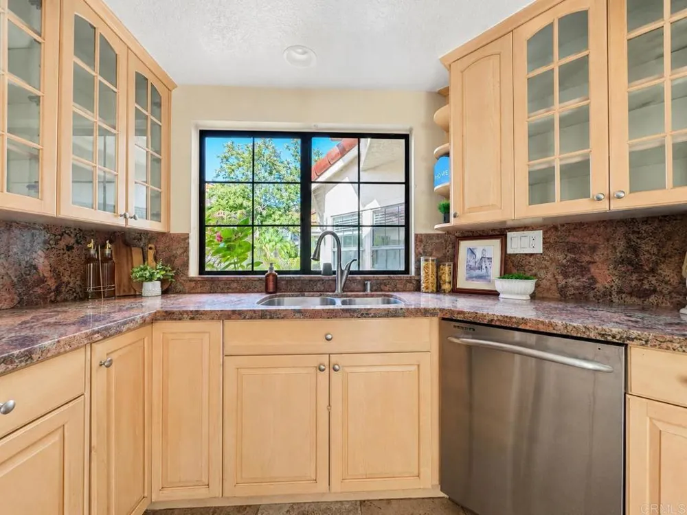 29118 Laurel Valley Dr Vista, CA 92084