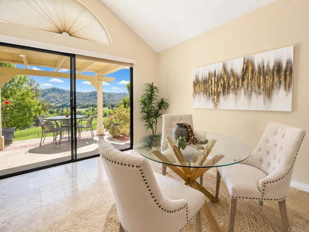 29118 Laurel Valley Dr Vista, CA 92084