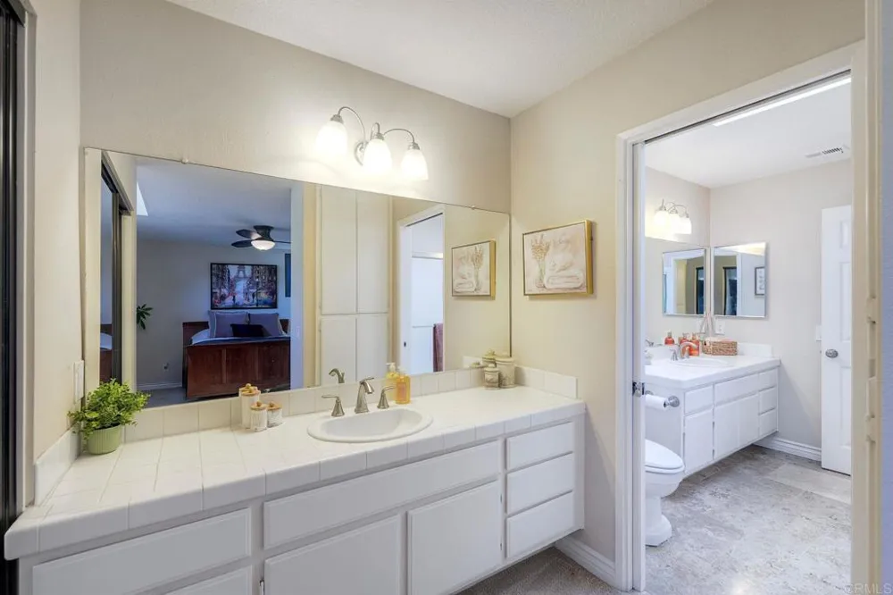 29118 Laurel Valley Dr Vista, CA 92084
