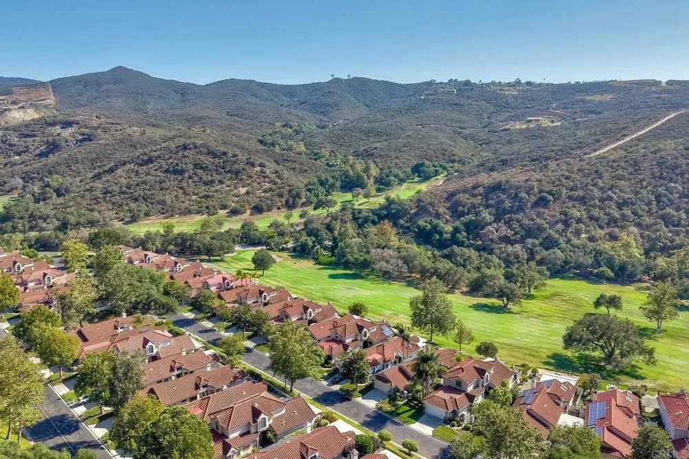 29118 Laurel Valley Dr Vista, CA 92084