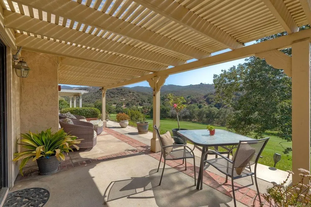 29118 Laurel Valley Dr Vista, CA 92084