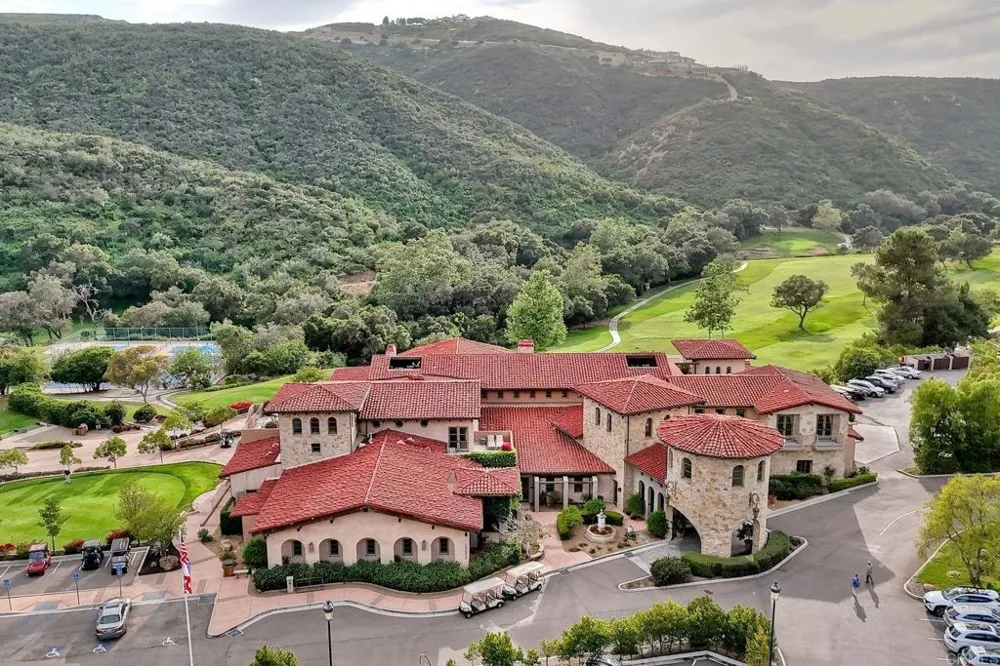 29118 Laurel Valley Dr Vista, CA 92084