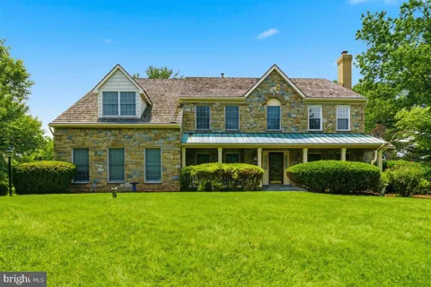 26 GREY PEBBLE COURT