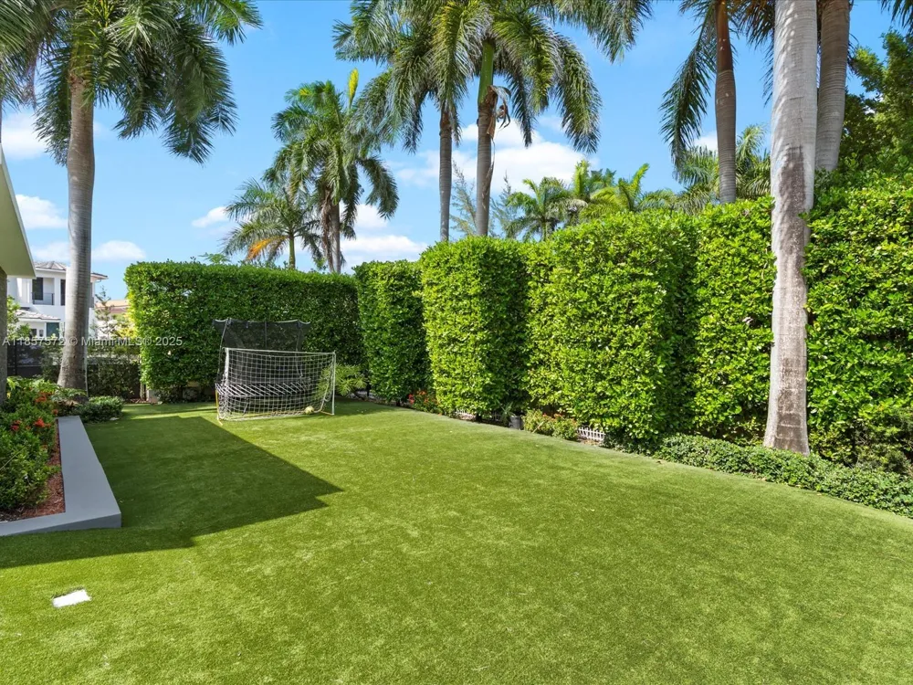 224 S ISLAND Golden Beach, FL 33160