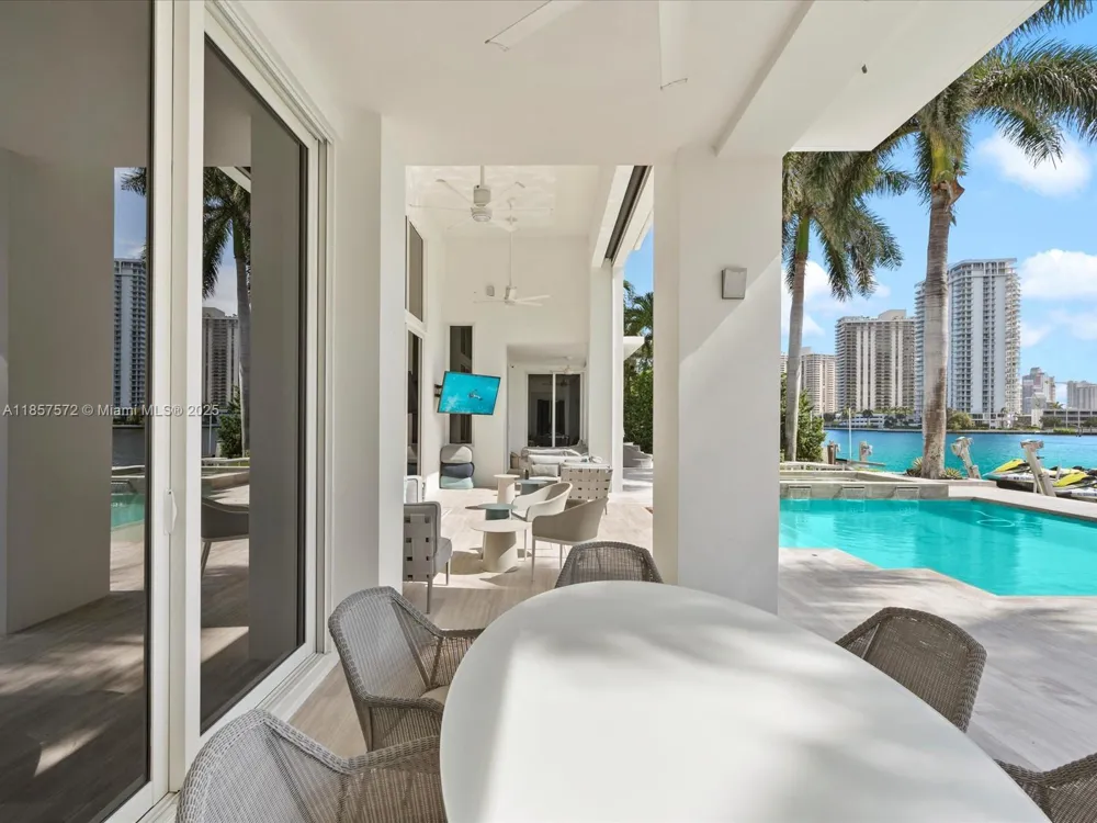 224 S ISLAND Golden Beach, FL 33160