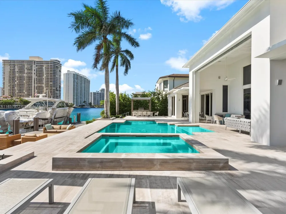 224 S ISLAND Golden Beach, FL 33160