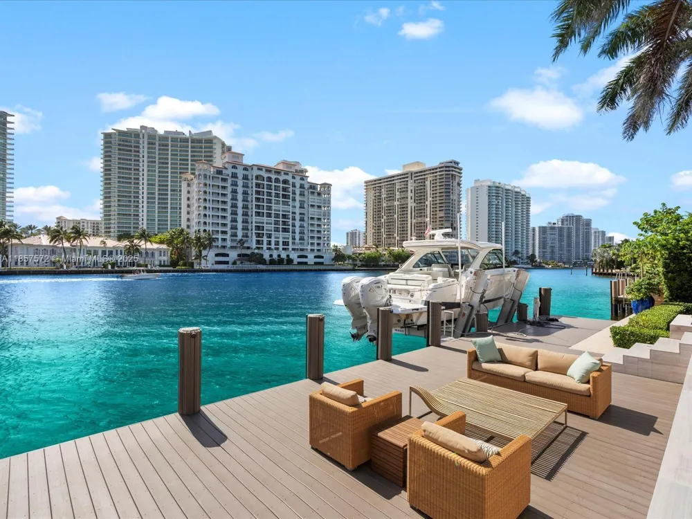 224 S ISLAND Golden Beach, FL 33160