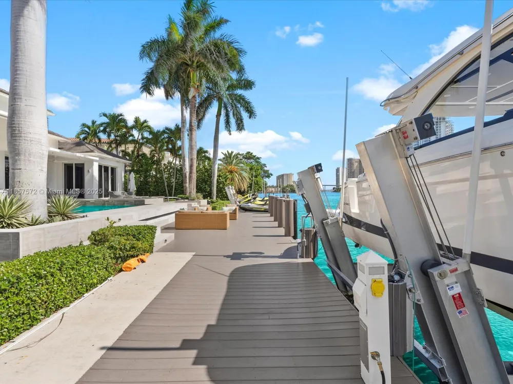 224 S ISLAND Golden Beach, FL 33160