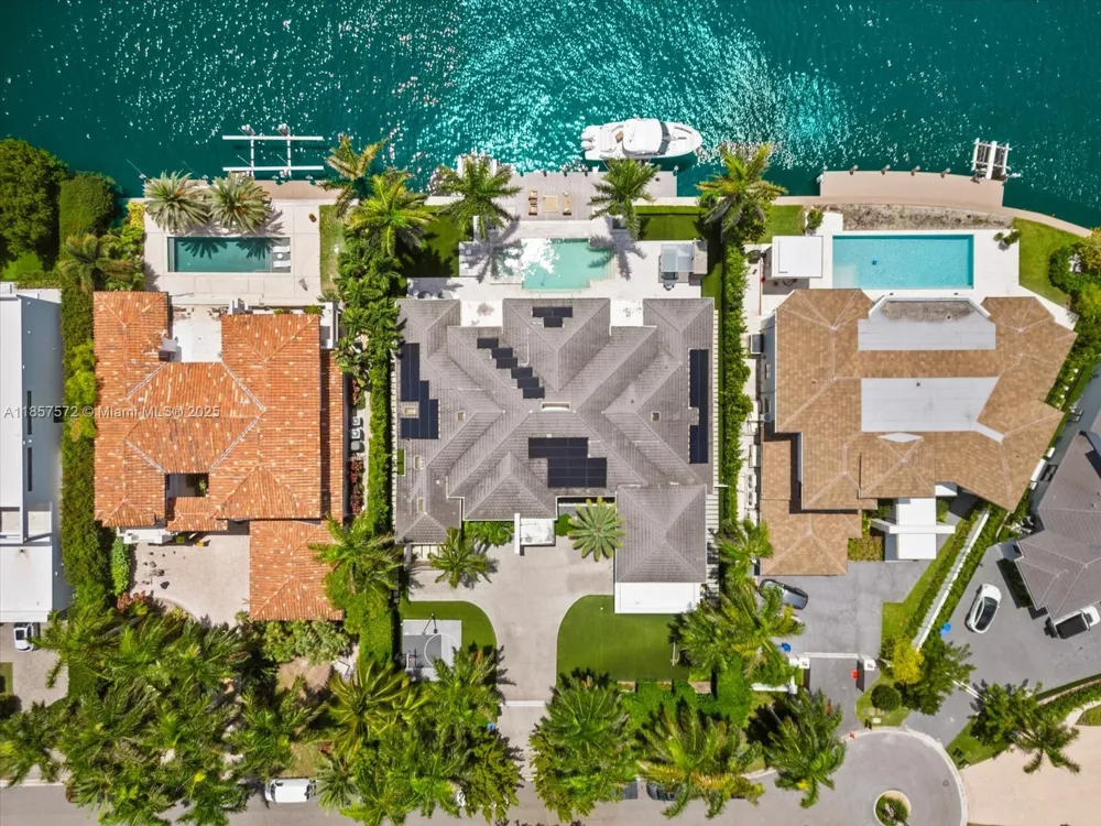 224 S ISLAND Golden Beach, FL 33160