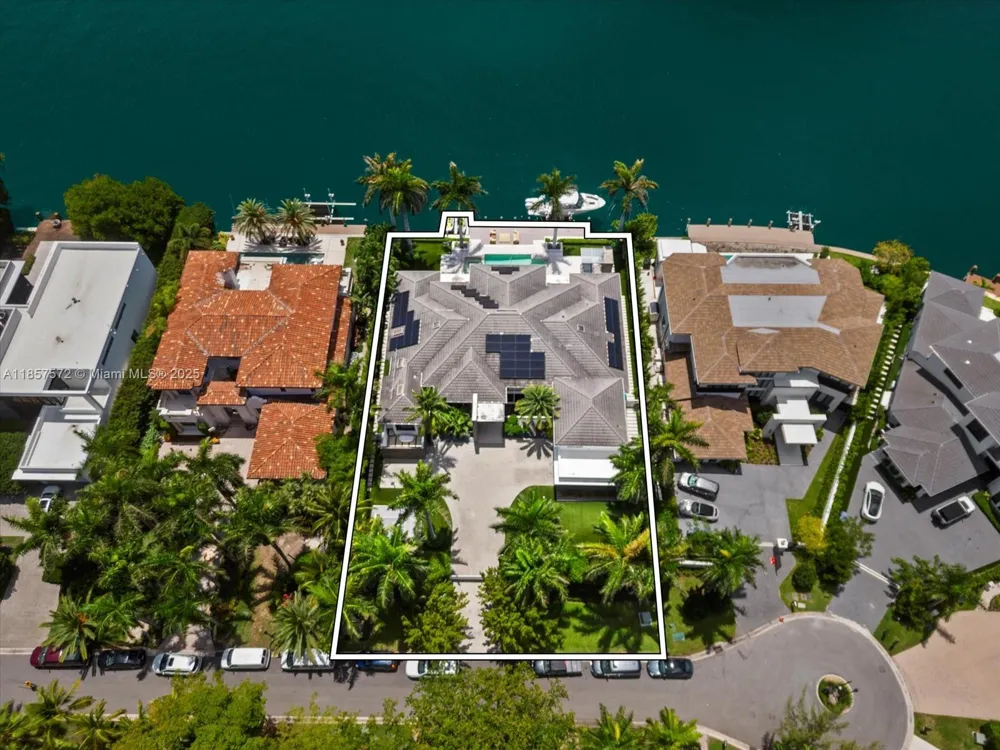 224 S ISLAND Golden Beach, FL 33160