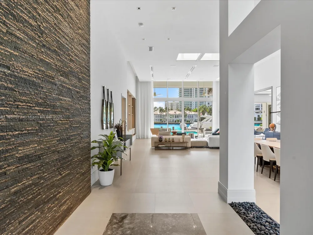 224 S ISLAND Golden Beach, FL 33160