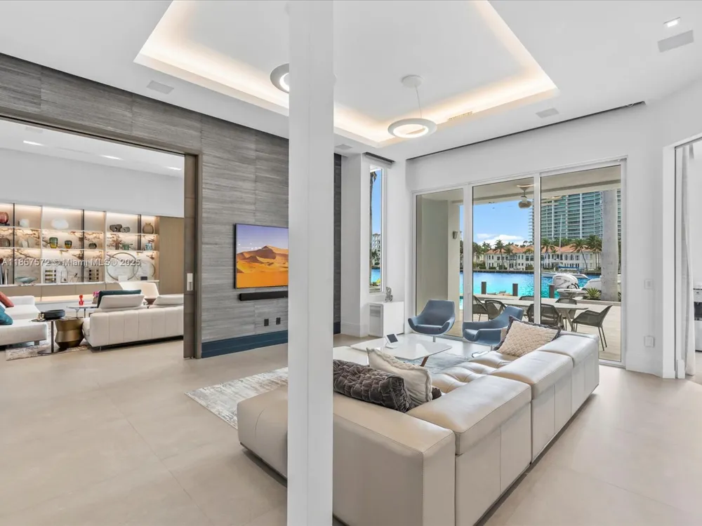 224 S ISLAND Golden Beach, FL 33160