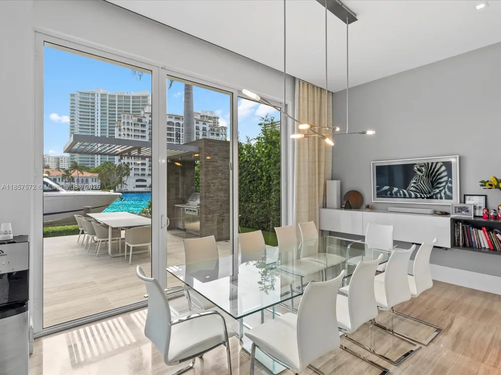 224 S ISLAND Golden Beach, FL 33160
