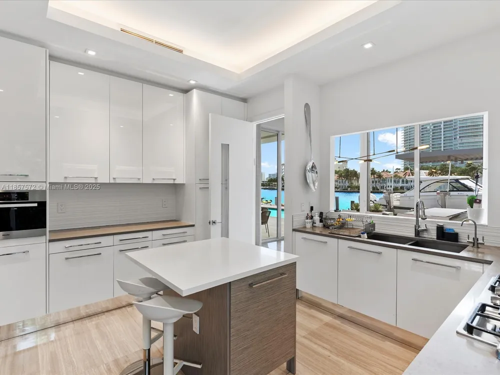 224 S ISLAND Golden Beach, FL 33160