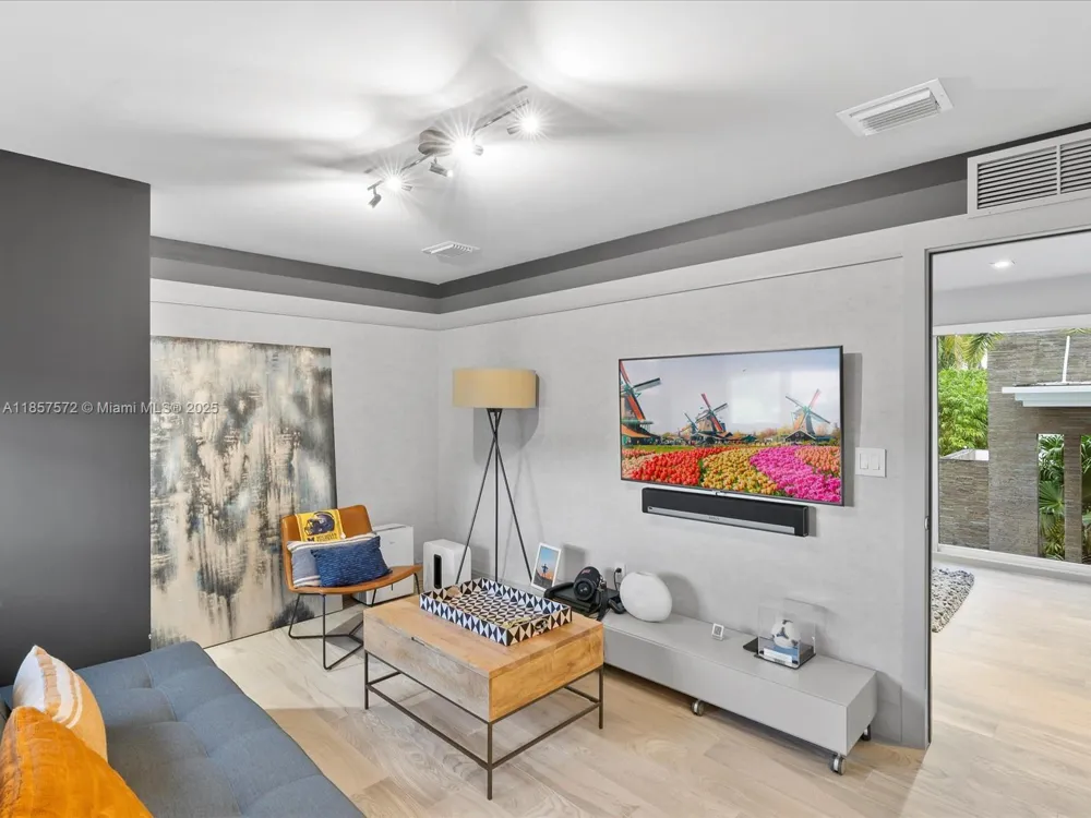 224 S ISLAND Golden Beach, FL 33160