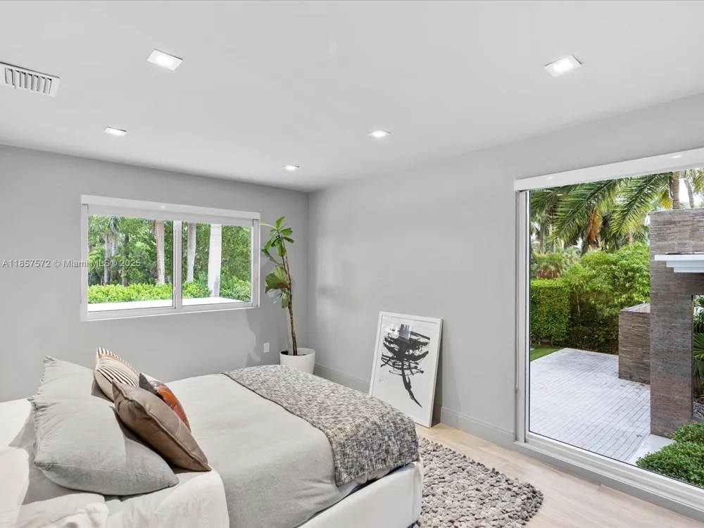 224 S ISLAND Golden Beach, FL 33160