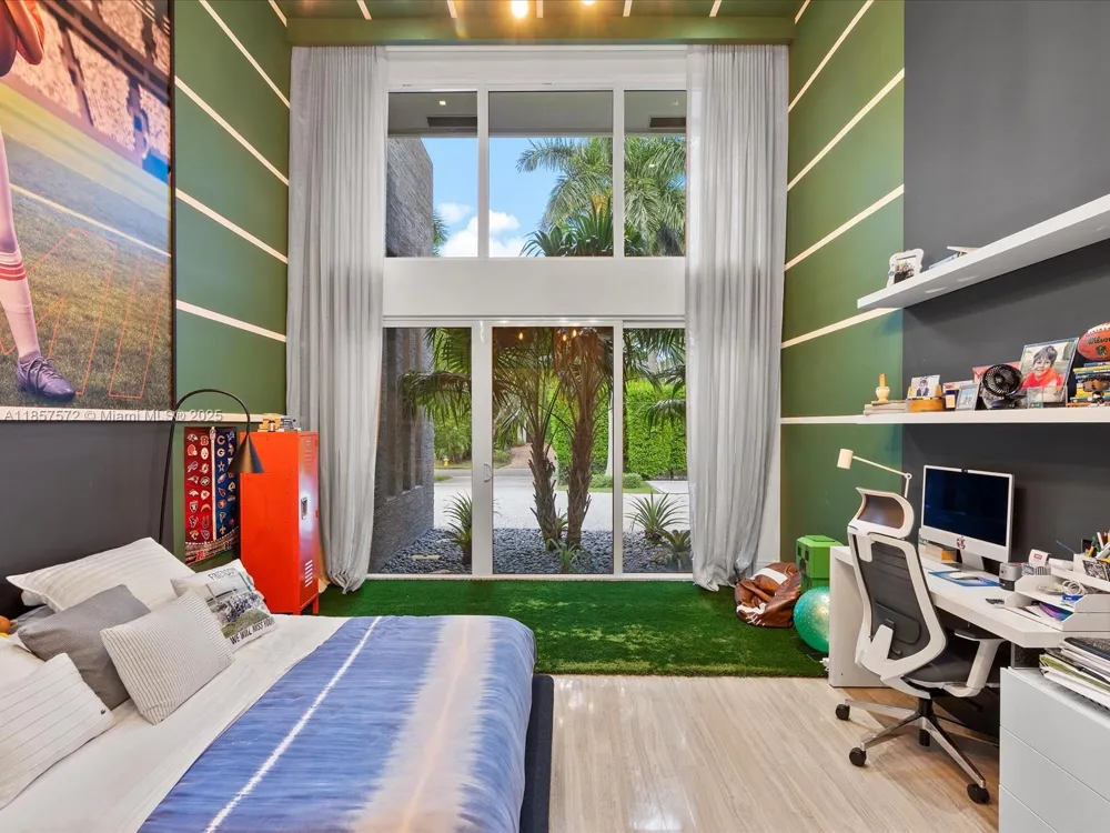 224 S ISLAND Golden Beach, FL 33160
