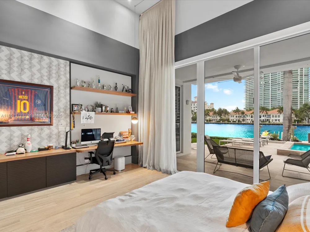 224 S ISLAND Golden Beach, FL 33160