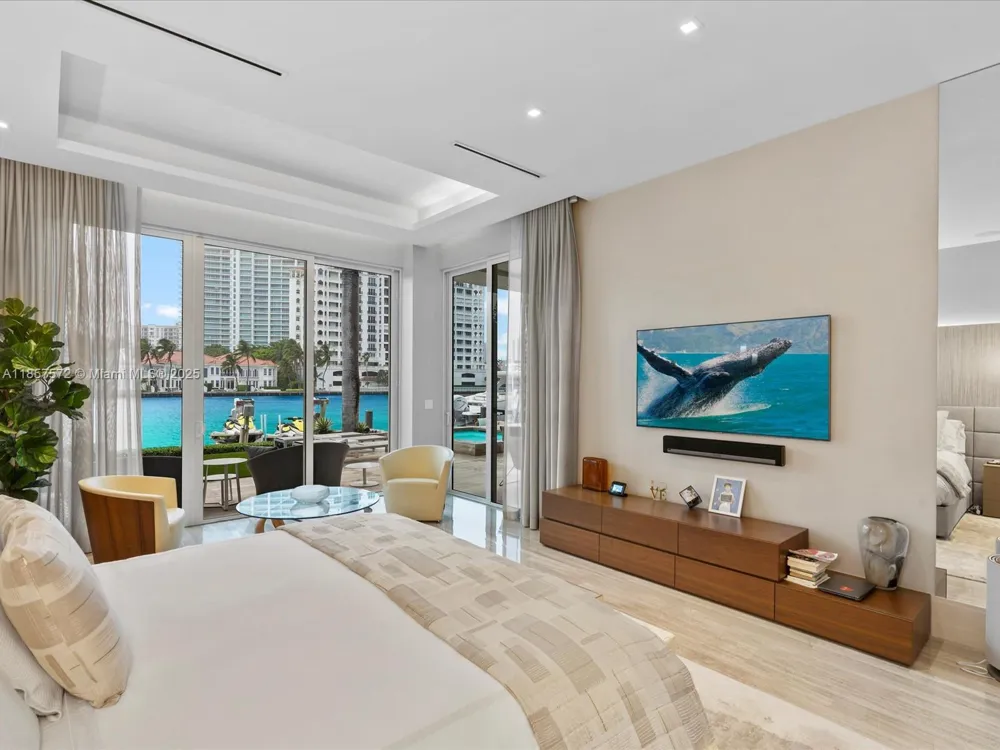224 S ISLAND Golden Beach, FL 33160