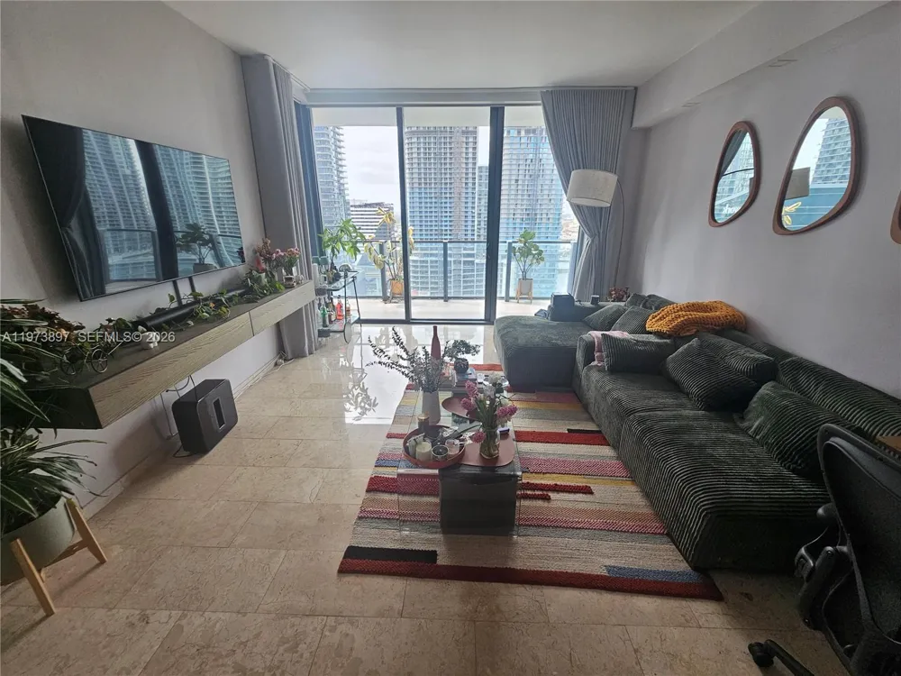 68 SE 6th St #1806 Miami, FL 33131