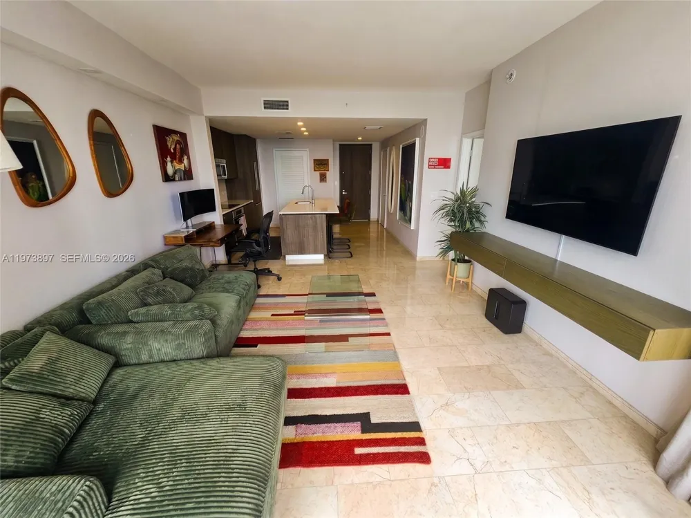 68 SE 6th St #1806 Miami, FL 33131