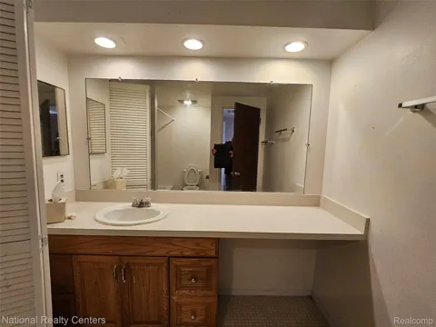 29576 CITY CENTER DRIVE #4