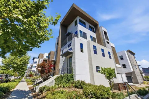 179 Llano De Los Robles Avenue #1
