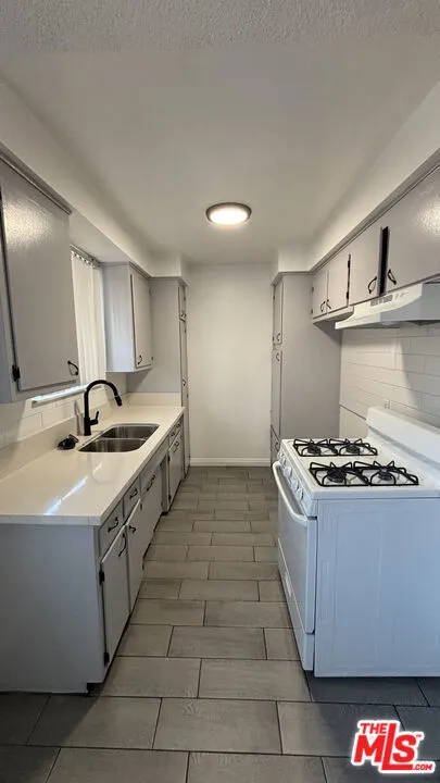 8759 Tobias Avenue #Apt 29