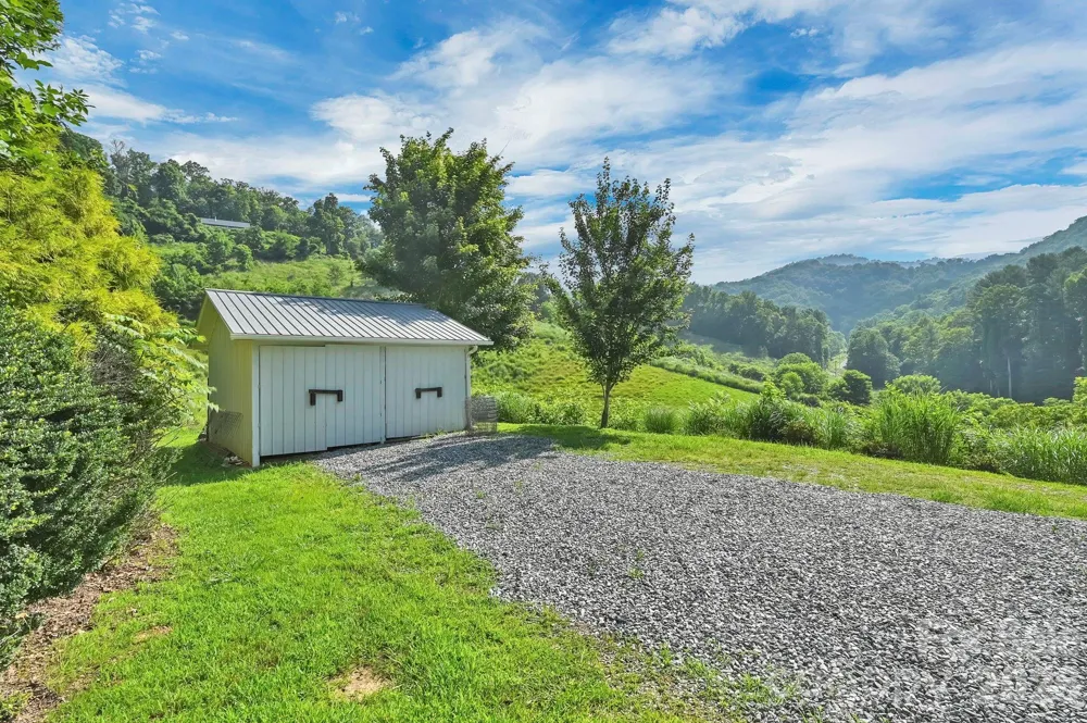 553 Morgan Branch Road Marshall, NC 28753