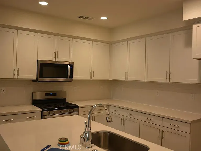 122 Red Brick #2 Simi Valley, CA 93065