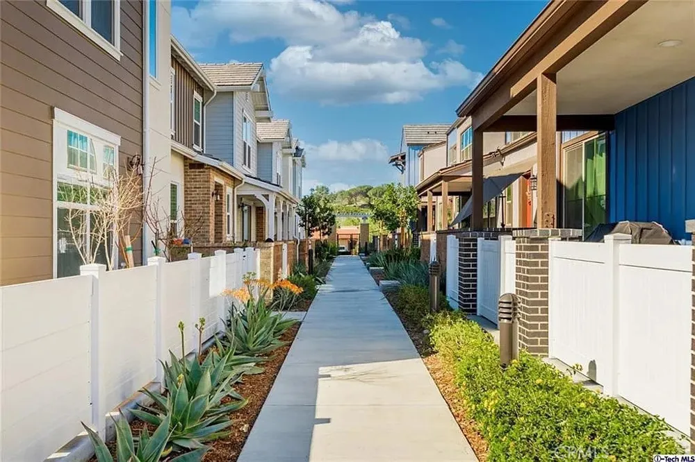 122 Red Brick #2 Simi Valley, CA 93065