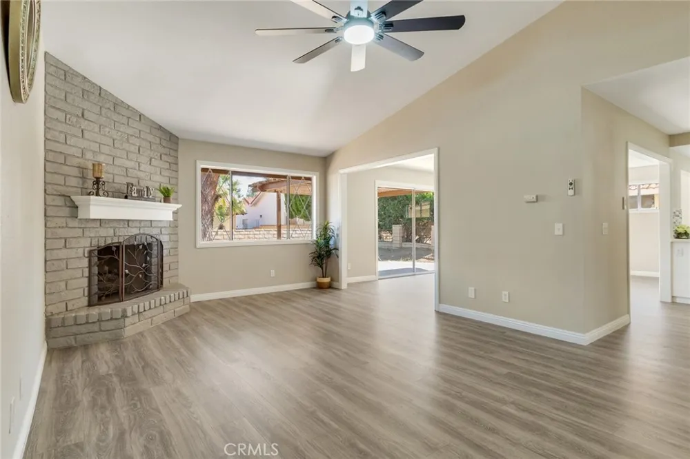 1825 Flame Tree Hemet, CA 92545
