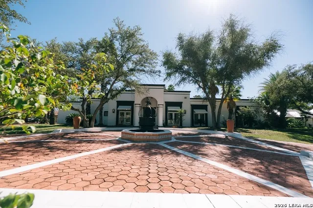 415 MERLIN RD Laredo, TX 78041